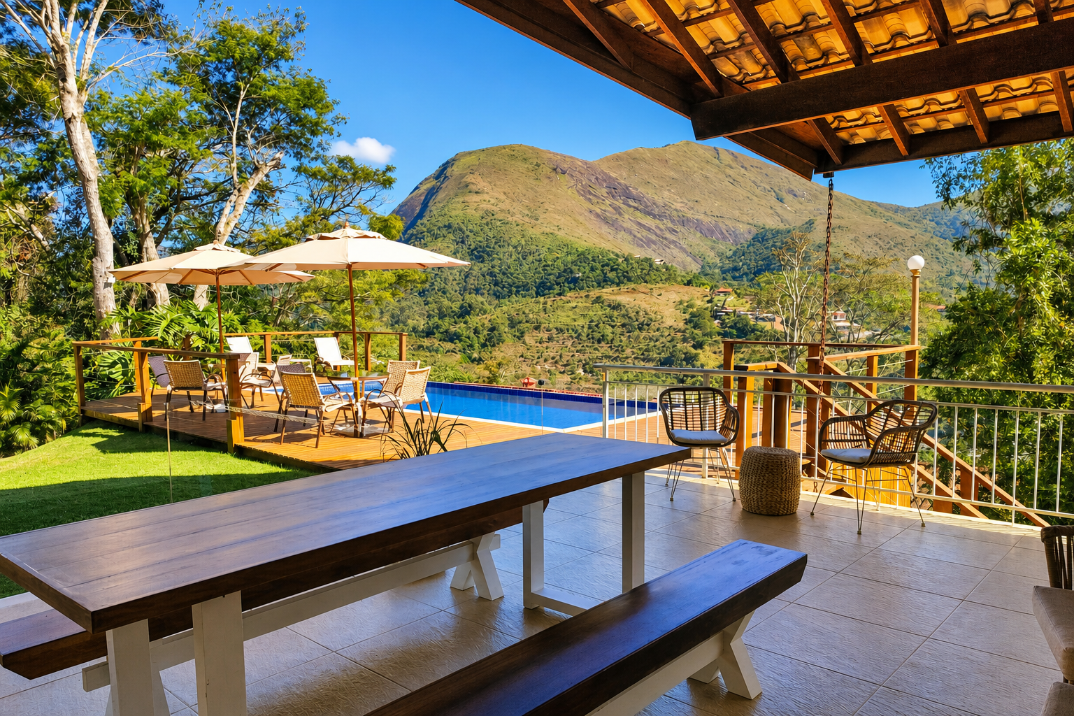Área da piscina da Casa Aurora Itaipava